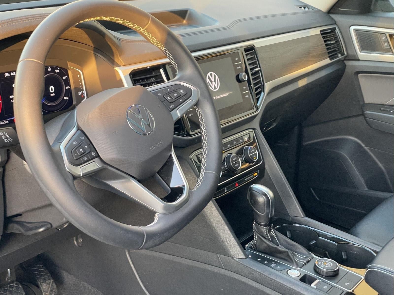 2022 Volkswagen Atlas 3.6L V6 SE w/Technology