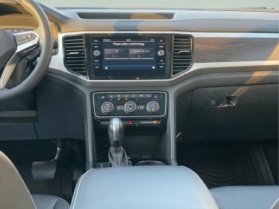2022 Volkswagen Atlas 3.6L V6 SE w/Technology