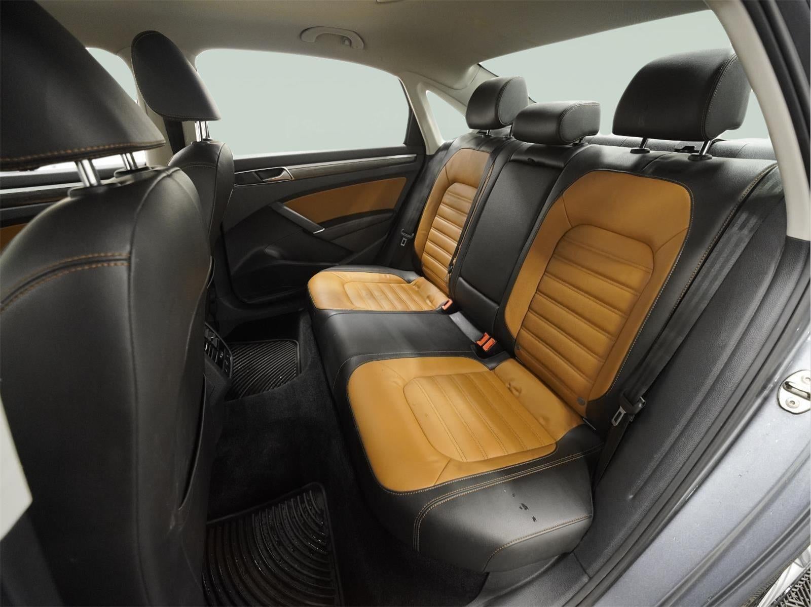 2018 Volkswagen Passat 2.0T SEL Premium