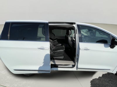 2023 Chrysler Pacifica Hybrid Limited