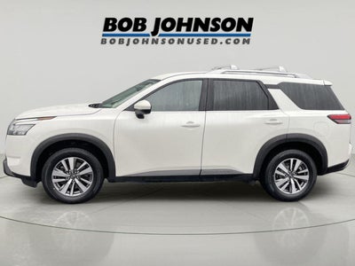 2023 Nissan Pathfinder SL