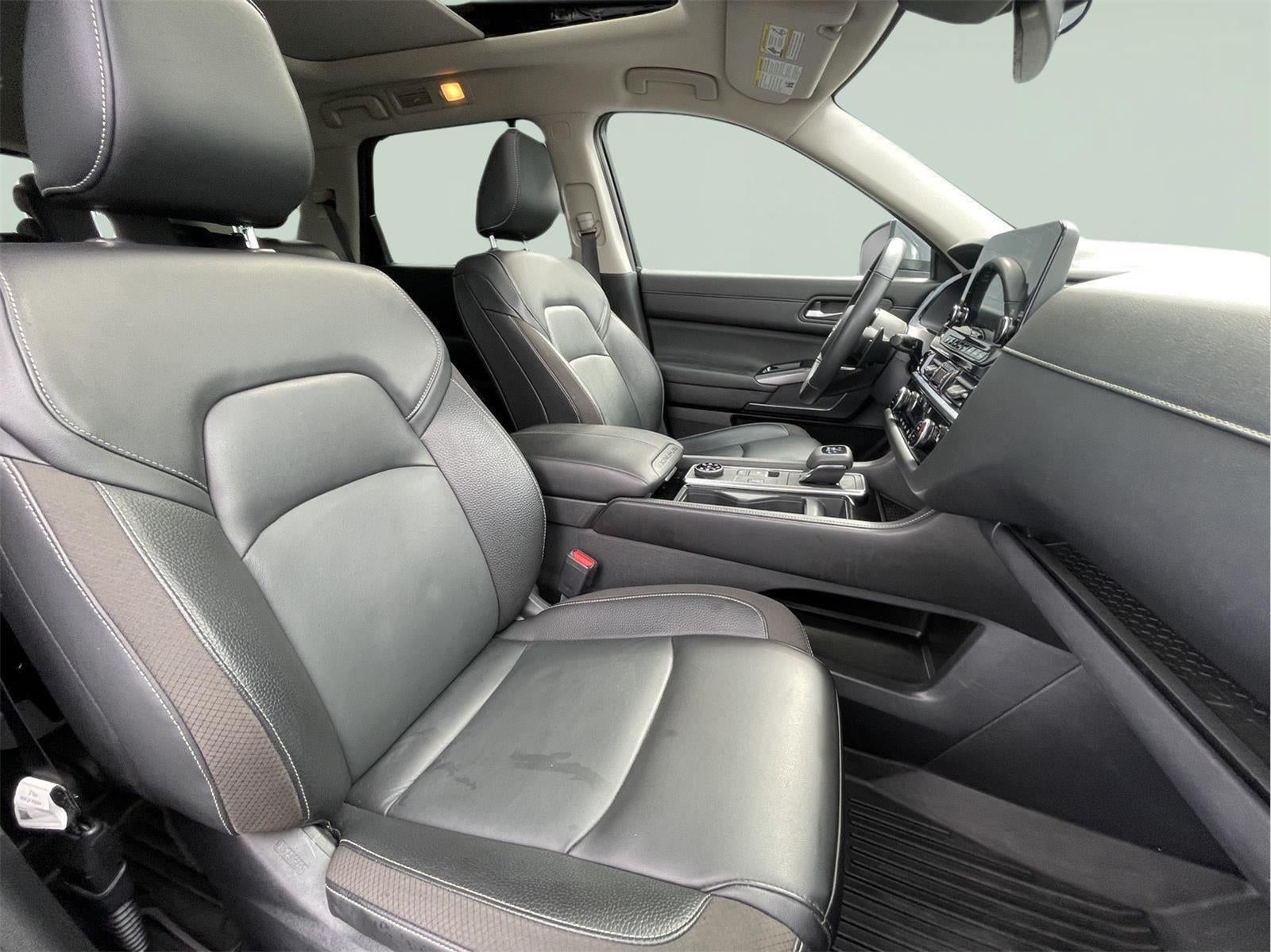 2022 Nissan Pathfinder SL