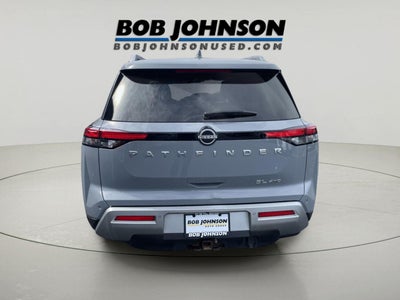 2022 Nissan Pathfinder SL