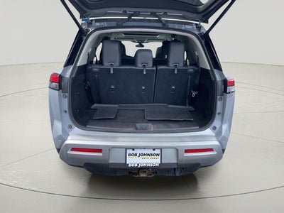 2022 Nissan Pathfinder SL