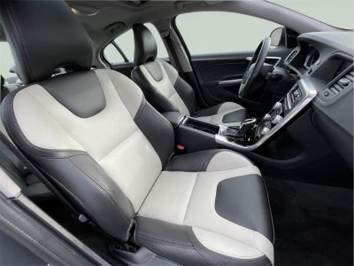 2017 Volvo S60 Cross Country SEDAN