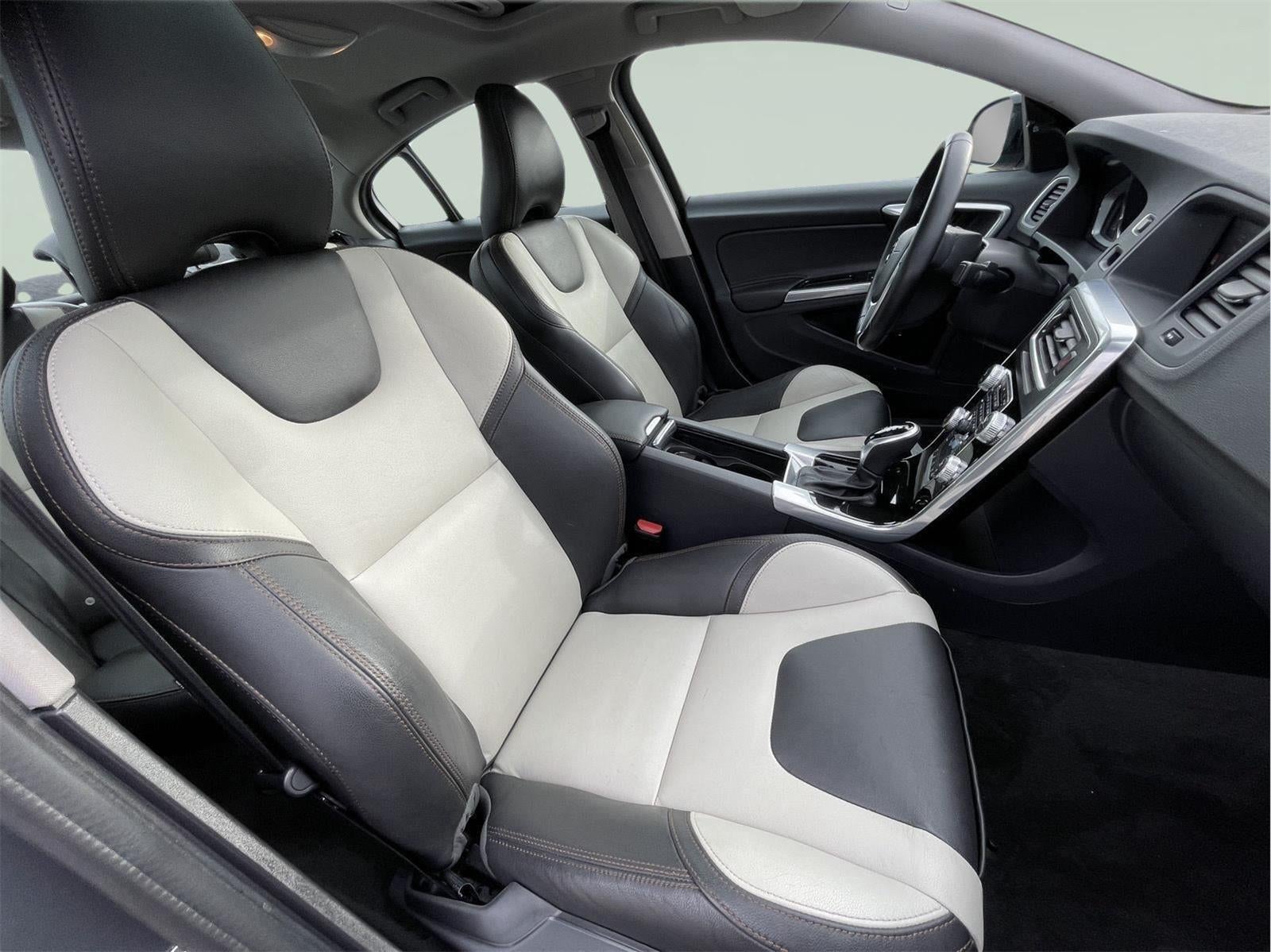 2017 Volvo S60 Cross Country SEDAN