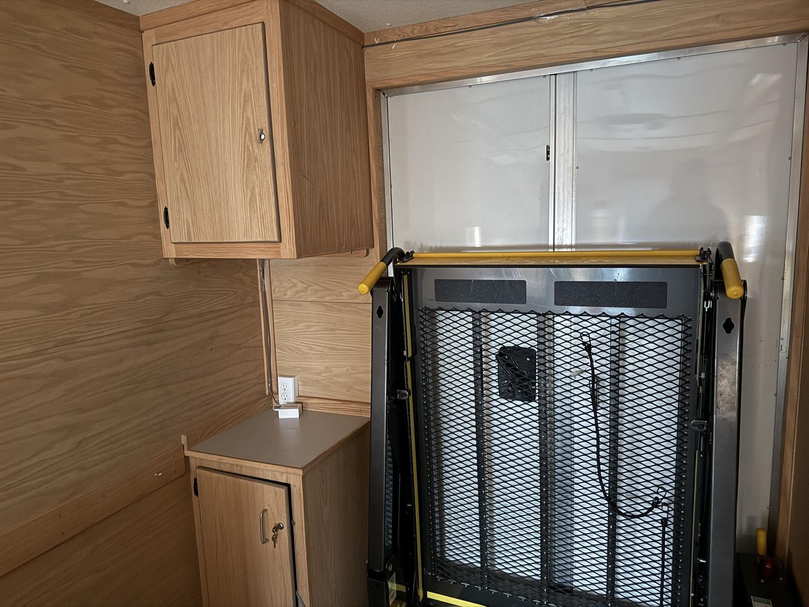 2019 Ford E-Series Cutaway E-450 DRW 158 WB