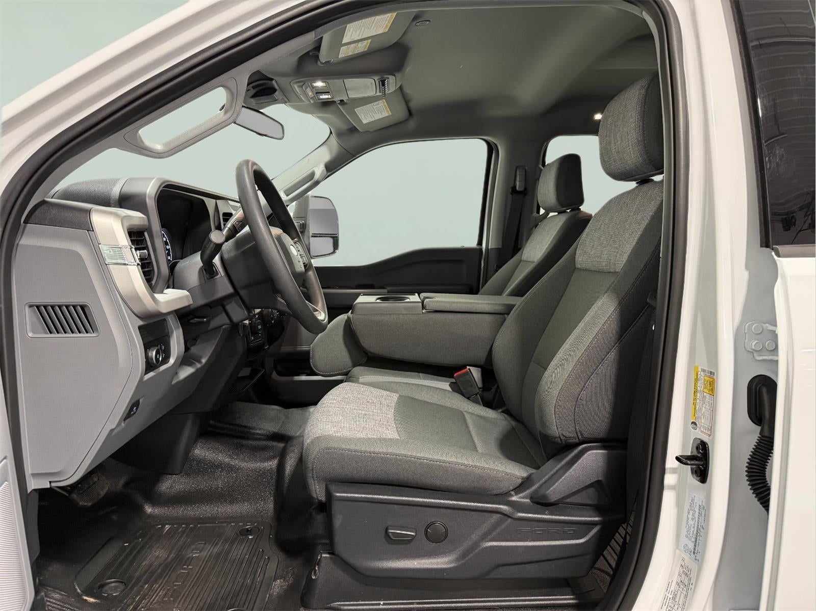 2025 Ford Super Duty F-350 Lariat