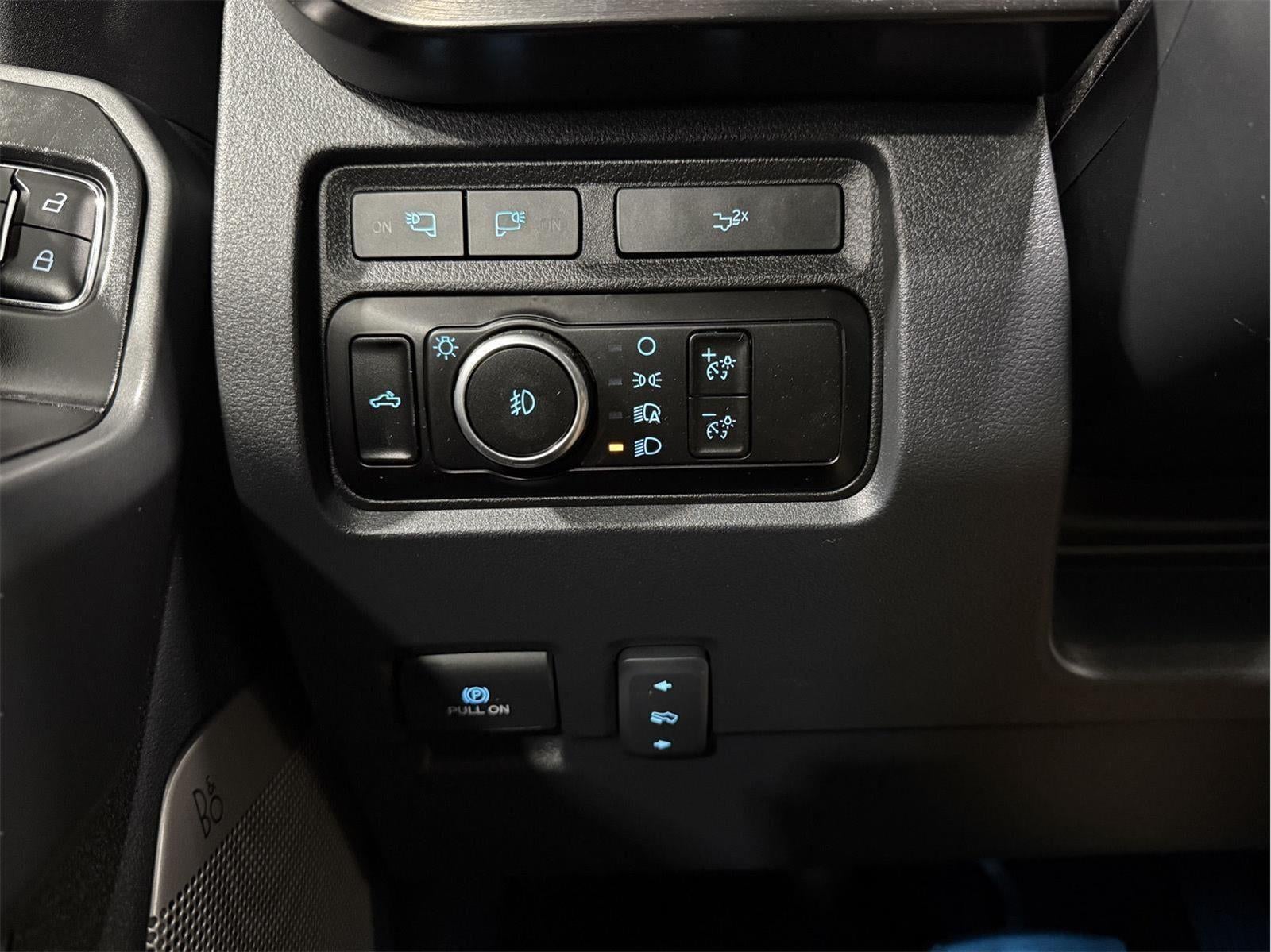 2023 Ford Super Duty F-350 SRW LARIAT