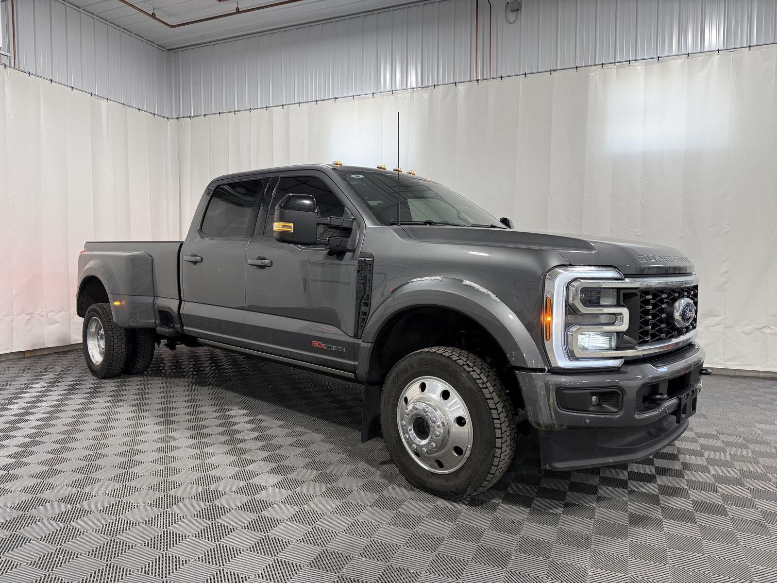 2025 Ford Super Duty F-450 DRW Platinum